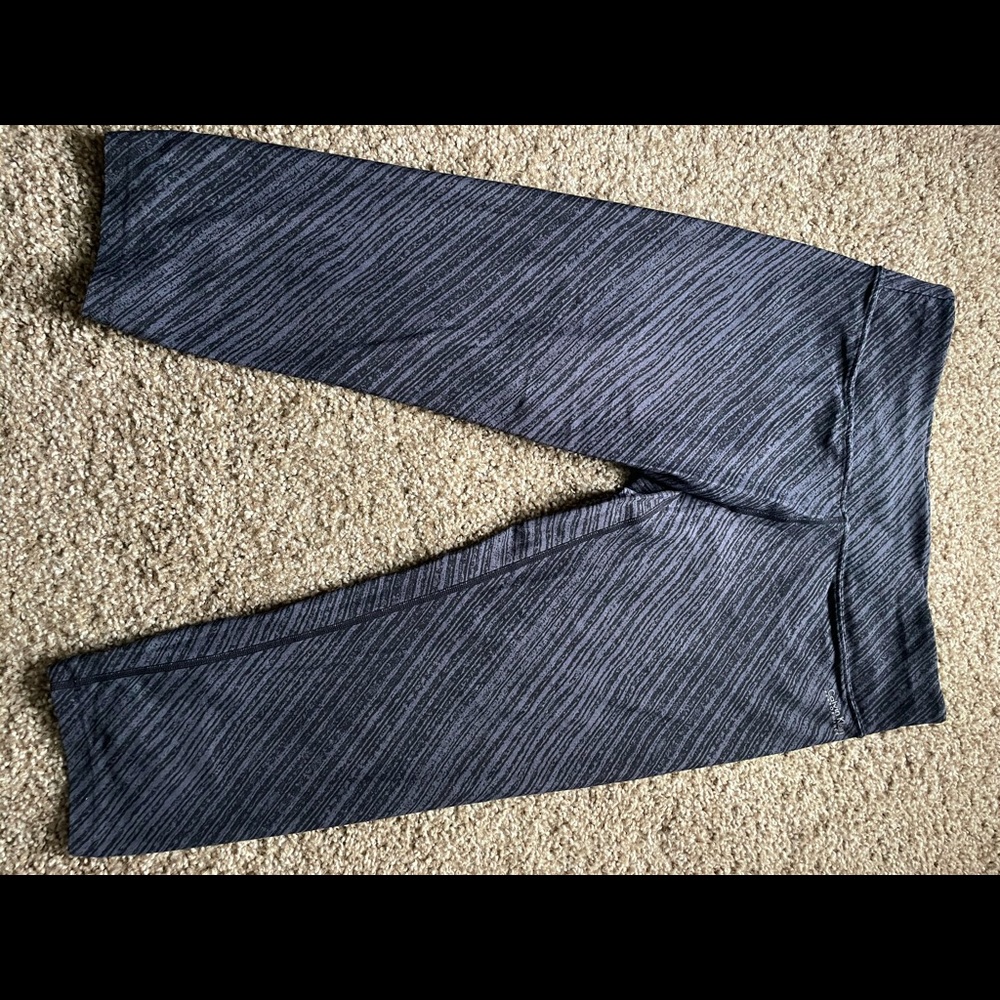 Calvin Klein capris leggings